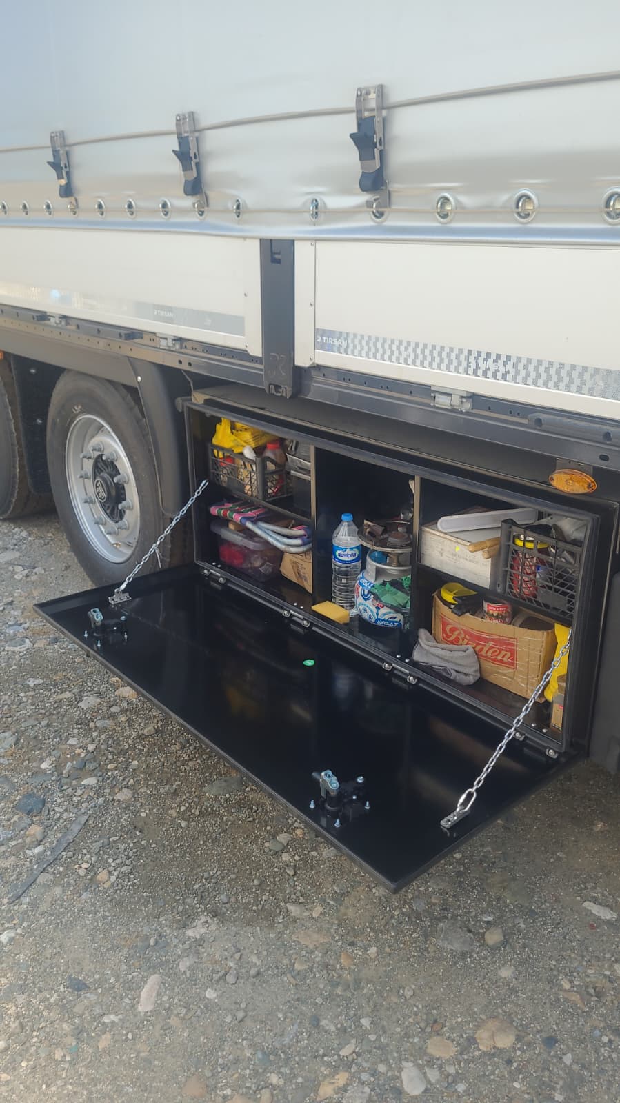 Dorse yemek ve takım dolabı yapımı uygulaması